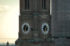 Turmuhr Frauenkirche.JPG